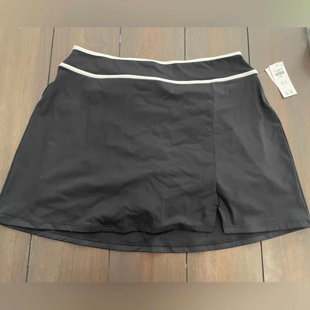 BNWT GILLY HICKS TENNIS SKIRT